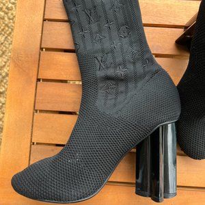 Louis Vuitton SILHOUETTE ANKLE BOOT, size 36